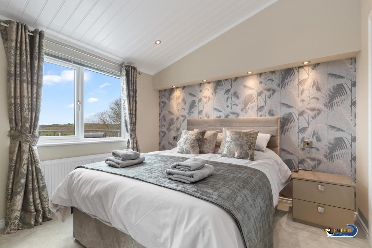 Valley View Lodge - Luxury Lodge, Hot Tub, Close To Beach Penally Экстерьер фото